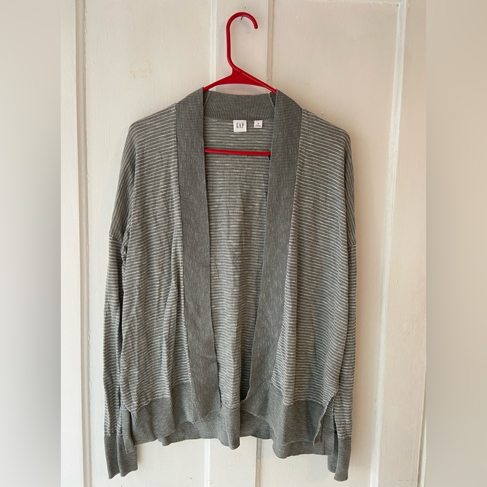 GAP women’s grey striped cardigan